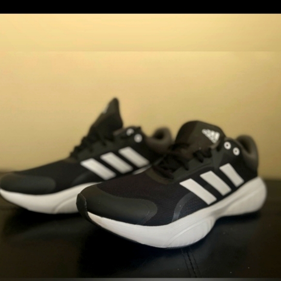 Adidas Sneakers NWOT - Picture 2 of 6